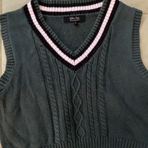 Green sweater vest💚